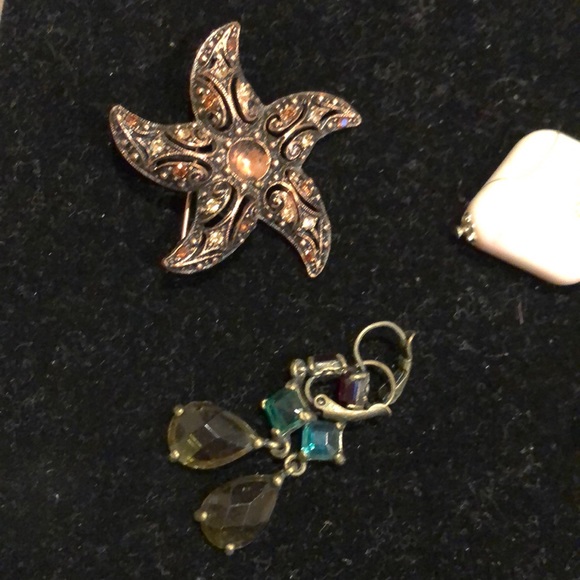 Earrings - Picture 3 of 6